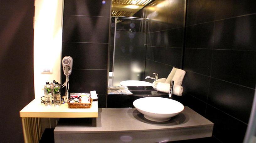 Roppongi Motel Pingtung Zewnętrze zdjęcie